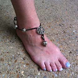 Wired beaded anklet in silver and black